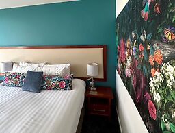 DeLorenzo's Studio Apartments