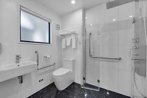 DeLorenzo's Studio Apartments