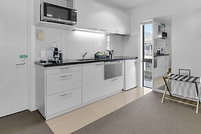 DeLorenzo's Studio Apartments