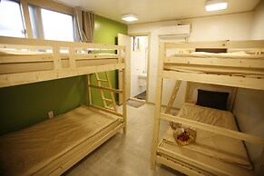 Lee & No Guesthouse