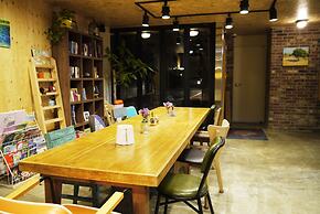 Lee & No Guesthouse