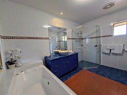 Rose Bay Resort