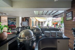 Bliss Surfer Hotel Legian