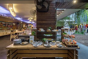 Bliss Surfer Hotel Legian