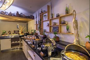 Bliss Surfer Hotel Legian
