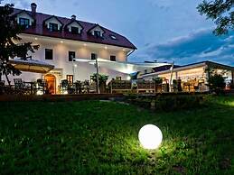 B&B Dvor Tacen