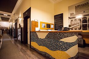 Alhambra Suites