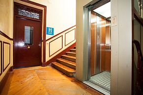 Alhambra Suites