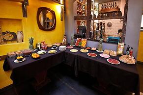 Alhambra Suites