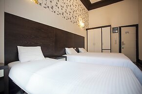 Alhambra Suites