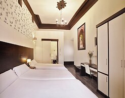 Alhambra Suites