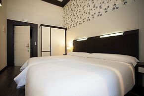 Alhambra Suites