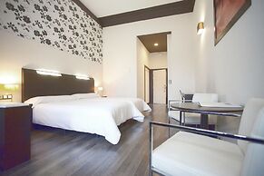 Alhambra Suites