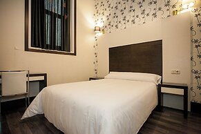 Alhambra Suites