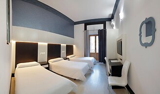 Alhambra Suites