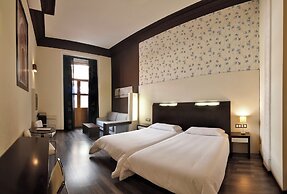 Alhambra Suites