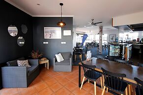 Coffee House Apartment Motel