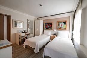 Elanaz Hotel