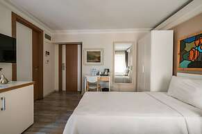 Elanaz Hotel