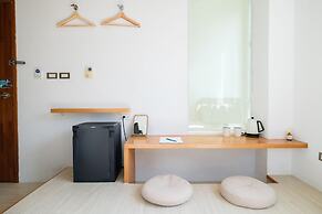 SSS Life Hotel