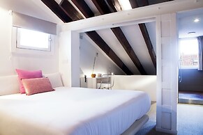 Artrip Hotel