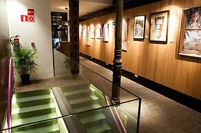 Artrip Hotel