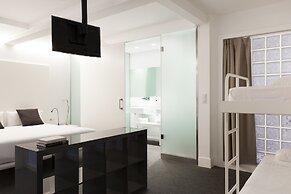 Artrip Hotel