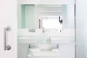 Artrip Hotel