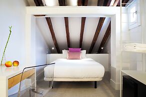 Artrip Hotel
