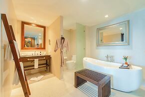 SUNSURI PHUKET, Nai Harn Beach