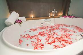 SUNSURI PHUKET, Nai Harn Beach
