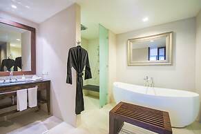 SUNSURI PHUKET, Nai Harn Beach