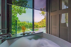 SUNSURI PHUKET, Nai Harn Beach