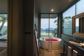SUNSURI PHUKET, Nai Harn Beach