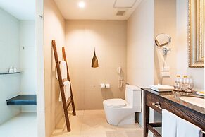 SUNSURI PHUKET, Nai Harn Beach