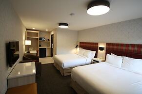 Mountaineer Lodge
