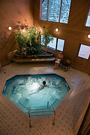 Mountaineer Lodge