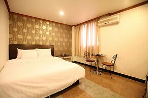 Hotel New World