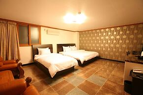 Hotel New World