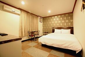 Hotel New World