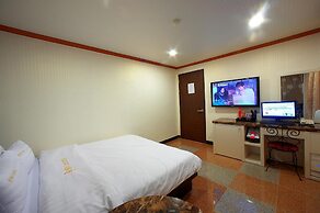 Hotel New World