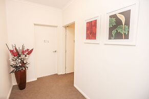 Indulge Apartments - Ontario