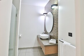 Indulge Apartments - Ontario