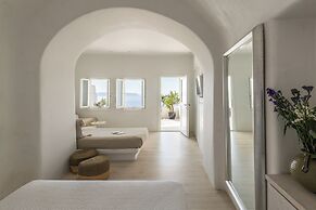 Porto Fira Suites