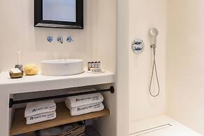 Porto Fira Suites