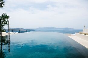 Porto Fira Suites