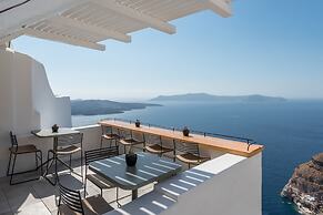 Porto Fira Suites