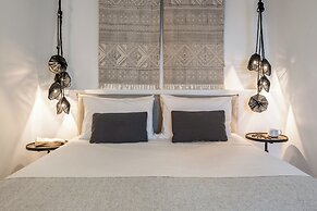 Porto Fira Suites