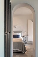 Porto Fira Suites