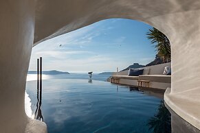 Porto Fira Suites